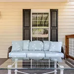 Pet Friendly - Cozy Nut Shell
