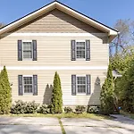 Pet Friendly - Cozy Nut Shell