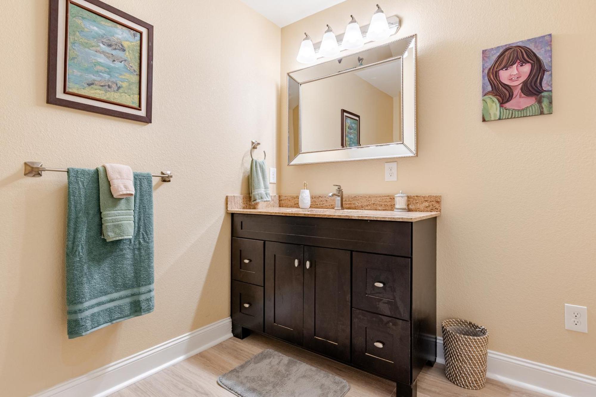 Pet Friendly - Cozy Nut Shell Apartment