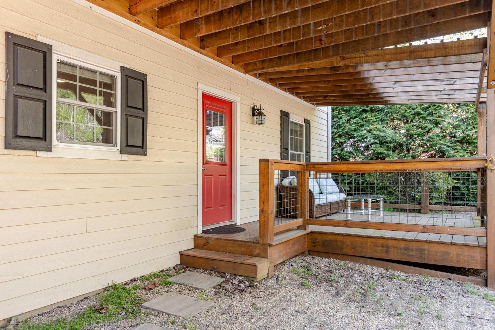 Apartment Pet Friendly - Cozy Nut Shell *